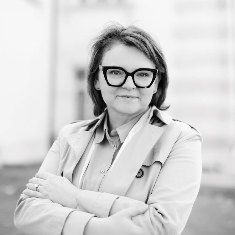 radca prawny specjalista ds.zamówień publicznych associate Izabela Kołodziej