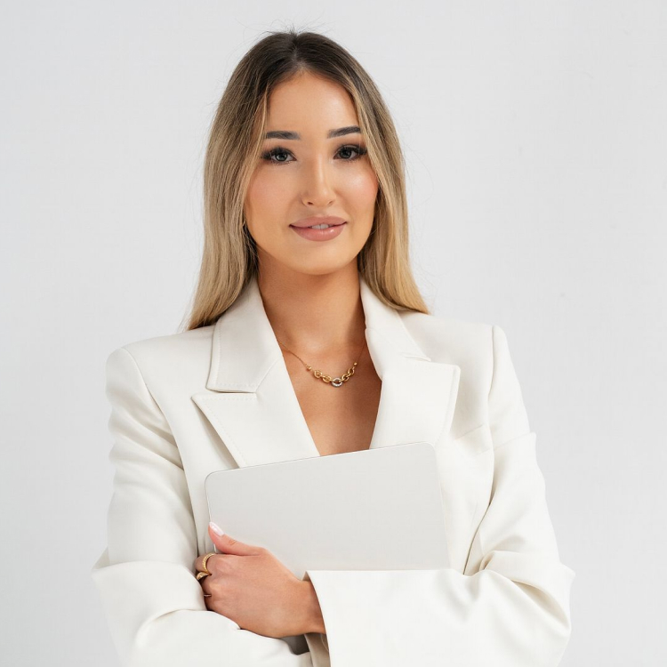 adwokat associate Paula Wasyluk
